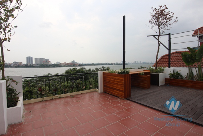 105 sqm office for rent in Tay Ho, Hanoi.